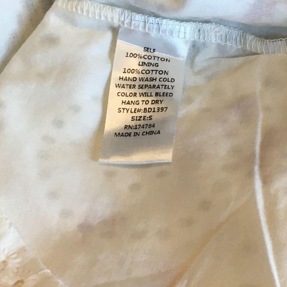 Lida Kate Floral Eyelet Lace Summer Dress V Neck Mini Length Lightweight Fabric - Picture 8 of 8